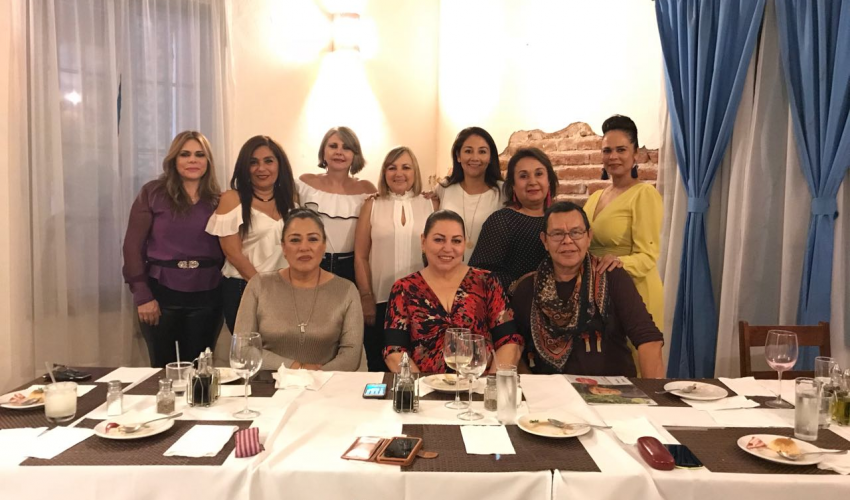 Cena navideña y toma de protesta de nueva socia colaboradora.