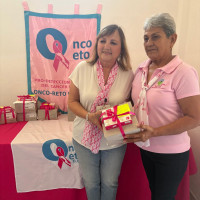 Entrega de artículos oncológicos al Grupo Reto