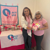 Entrega de artículos oncológicos al Grupo Reto