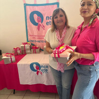 Entrega de artículos oncológicos al Grupo Reto