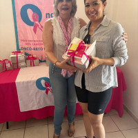 Entrega de artículos oncológicos al Grupo Reto