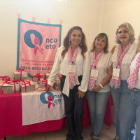 Entrega de artículos oncológicos al Grupo Reto