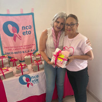 Entrega de artículos oncológicos al Grupo Reto