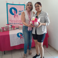 Entrega de artículos oncológicos al Grupo Reto