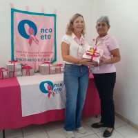 Entrega de artículos oncológicos al Grupo Reto