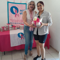 Entrega de artículos oncológicos al Grupo Reto