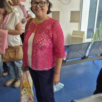 Pacientes oncológicos recibiendo su frazada durante sus citas médicas en el Centro Estatal de Oncologia